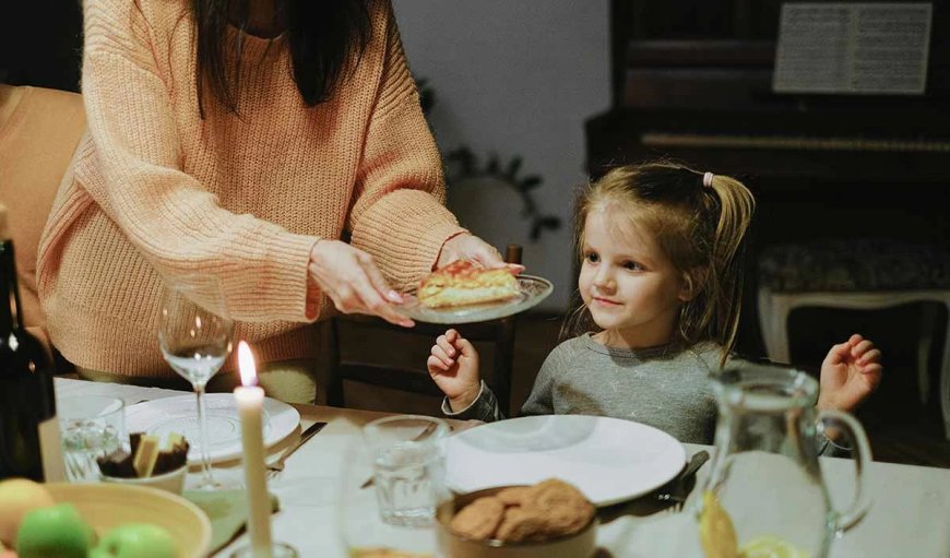 How To Stop Emotional Eating: इमोशनल ईटिंग को मैनेज करने के लिए अपनाएं ये आसान उपाय