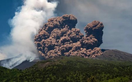 Mount Etna erupts mid-tourist season! Are flights safe for Italy? Can you claim compensation for cancelled flights?