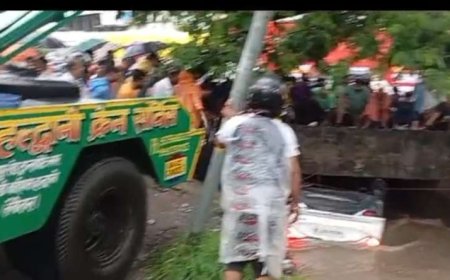 हल्द्वानी: तेज बारिश के चलते नहर में बही कार, एक बच्चे समेत चार की मौत, तीन का चल रहा उपचार(वीडियो)