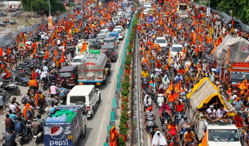 Kawad Yatra 2025 | मेरठ में डीजे संचालकों के साथ बैठक, भड़काऊ गाने बजाने पर सख्त कार्रवाई की चेतावनी