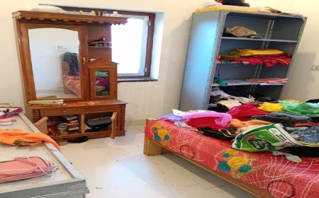 पलामू में पुलिस जवान के घर लाखों की चोरी: सुरक्षा को लेकर बढ़ी चिंताएं