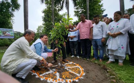 हल्द्वानी: मुख्यमंत्री धामी ने ‘एक पेड़ मां के नाम’ अभियान का शुभारंभ करते हुए मतदान की अपील की