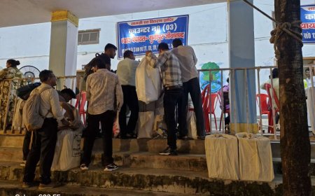 हल्द्वानी पंचायत चुनाव का दूसरा चरण सफल, मतदान के बाद कंट्रोल रूम में पहुंचे पोलिंग पार्टियां