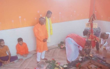 कर्रा में शीतला पूजा: सुख-शांति की प्रार्थना का आयोजन