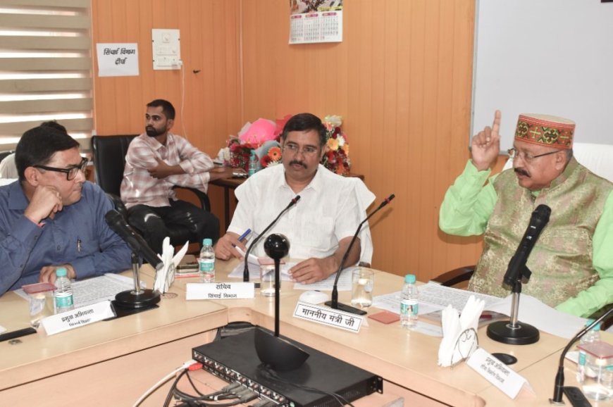 ‘मानसून में सड़कें व जल निकासी ठीक करें’