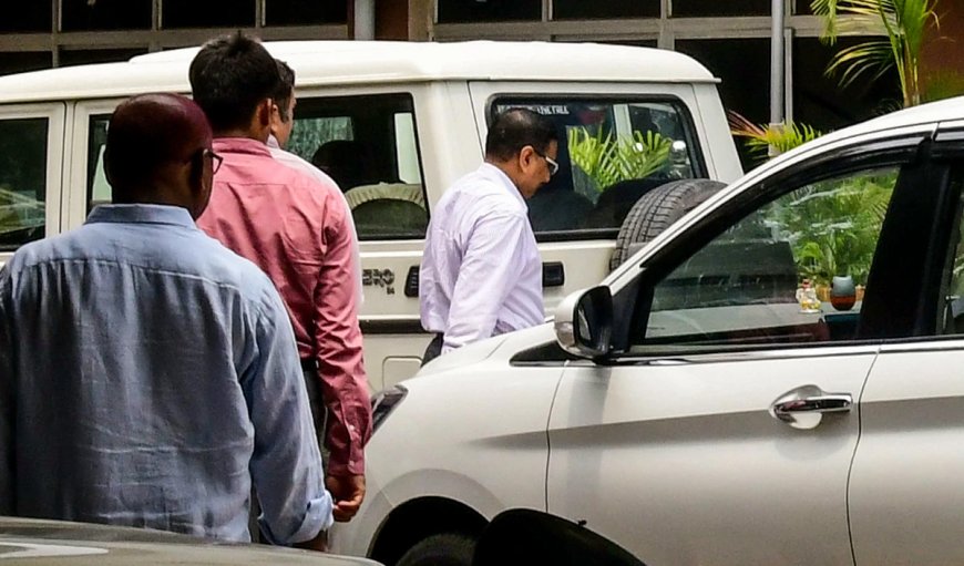 एक नंबर की फ्रॉडिया औरत, भारत सरकार का बैठाया था अरबों का भट्ठा! 25 सालों से चकमा दे रही मोनिका कपूर अब फंसी CBI के चंगुल में...