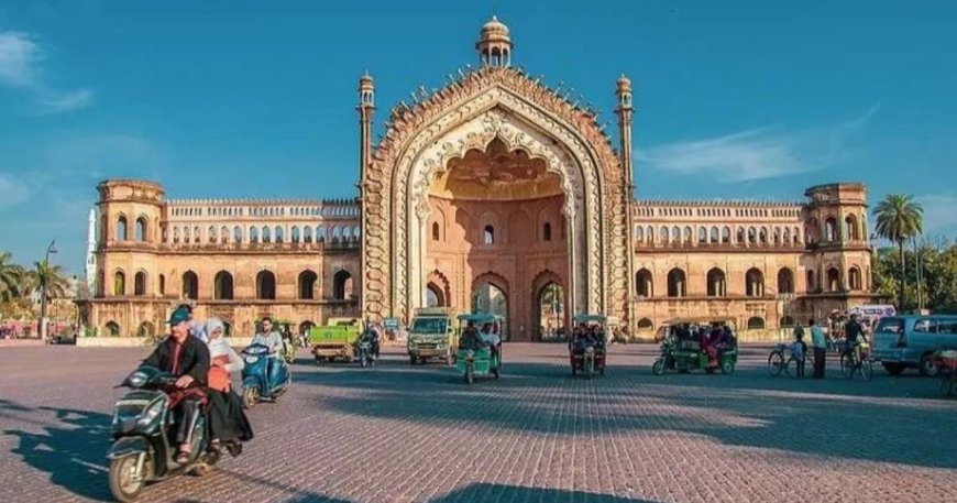 मुस्कुराइए नहीं, खिलखिलाइए… कि आप लखनऊ में हैं