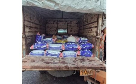 धराली आपदा: प्रभावितों के लिए राहत सामग्री का वितरण किया जा रहा है