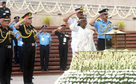 'भारत की सुरक्षा के लिए हर कदम उठाएंगे', राष्ट्रपति मुर्मू का आतंकवाद के खिलाफ ऑपरेशन सिंदूर पर जोर
