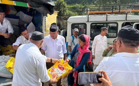 चमोली: आरएसएस ने आपदा प्रभावित गांवों में आपदा पीड़ितों के लिए बांटी राहत सामग्री