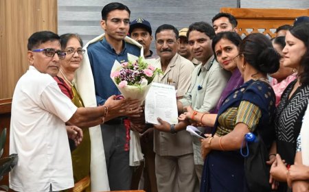 देहरादून समाचार: जनहित के लीक पर कदम बढ़ाते हुए डीएम सविन बंसल को मिला सम्मान