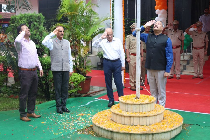 केंद्र सरकार के कार्यालयों में धूमधाम से मनाया स्वतंत्रता दिवस