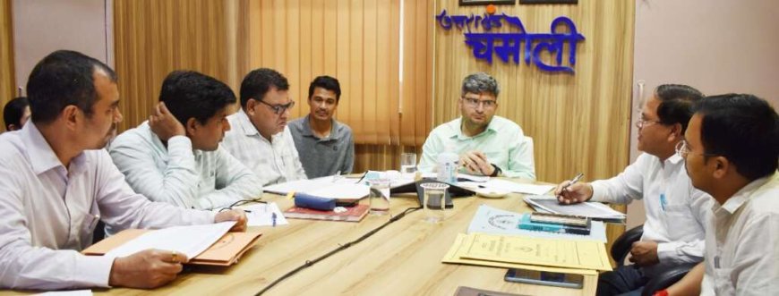 चमोली: डीएम संदीप तिवारी ने आपदा प्रबंधन तंत्र को सतर्क रहने का निर्देश दिया