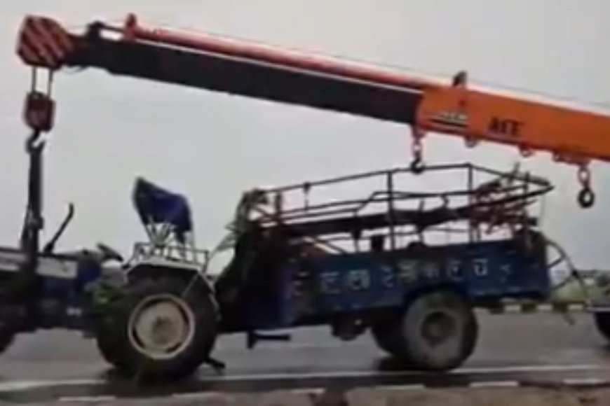 बुलंदशहर में भीषण सड़क हादसा: श्रद्धालुओं से भरे ट्रैक्टर और कंटेनर ट्रक के बीच टक्कर, 8 लोगों की गई जान
