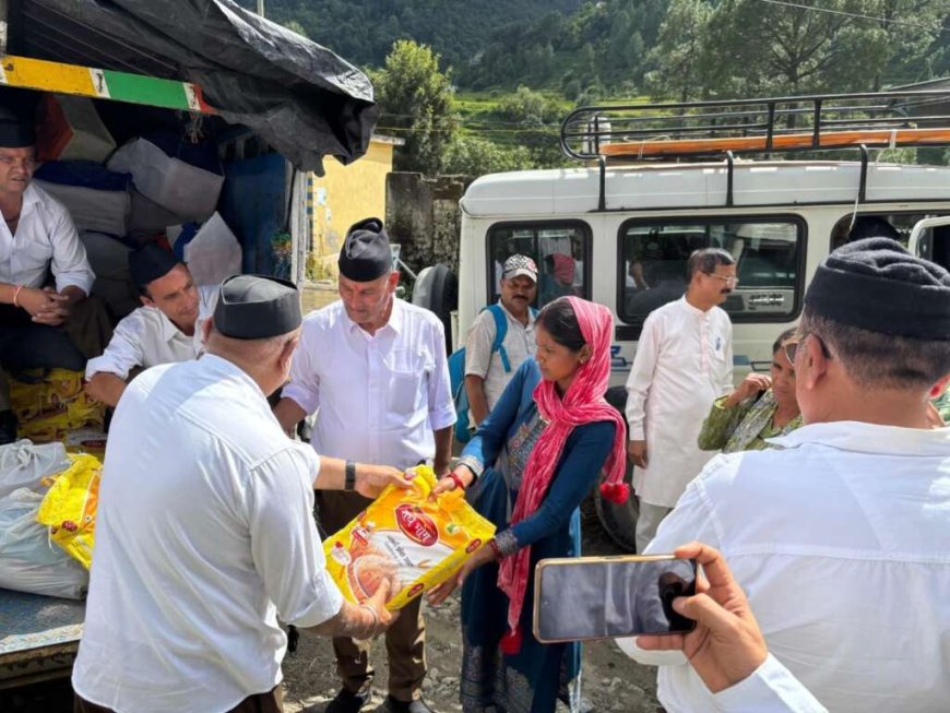 चमोली: आरएसएस ने आपदा प्रभावित गांवों में आपदा पीड़ितों के लिए बांटी राहत सामग्री