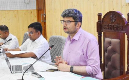 चमोली: आपदा राहत कार्यों की समीक्षा में जिलाधिकारी संदीप तिवारी ने दिए आवश्यक निर्देश