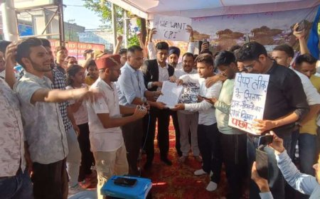 हल्द्वानी में यूके-एसएसएससी पेपर-लीक प्रकरण पर बढ़ते विरोध प्रदर्शन, सीबीआई जांच के लिए पीएम मोदी को ज्ञापन