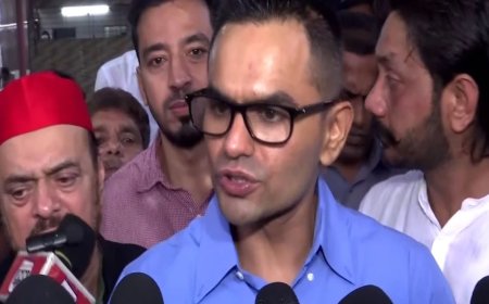 Aryan Khan Case: शाहरुख खान की व्हाट्सएप चैट लीक होने पर समीर वानखेड़े ने तोड़ी चुप्पी, 'इसमें क्या गलत है?