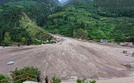 इस बार जगमग रोशनी में नहीं, पीड़ा की धुंध में लिपटी धराली