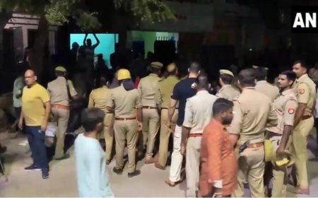 Agra Horrific Accident | आगरा में बेकाबू कार ने 5 पैदल यात्रियों को कुचला, सभी की मौके पर मौत, ड्राइवर के नशे में होने की आशंका