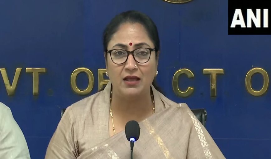 दिल्ली सीएम बोलीं- जब सनातनी सरकार आती है तो दिवाली की भव्यता-दिव्यता अद्वितीय