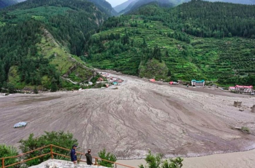 इस बार जगमग रोशनी में नहीं, पीड़ा की धुंध में लिपटी धराली