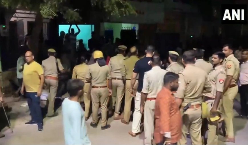 Agra Horrific Accident | आगरा में बेकाबू कार ने 5 पैदल यात्रियों को कुचला, सभी की मौके पर मौत, ड्राइवर के नशे में होने की आशंका