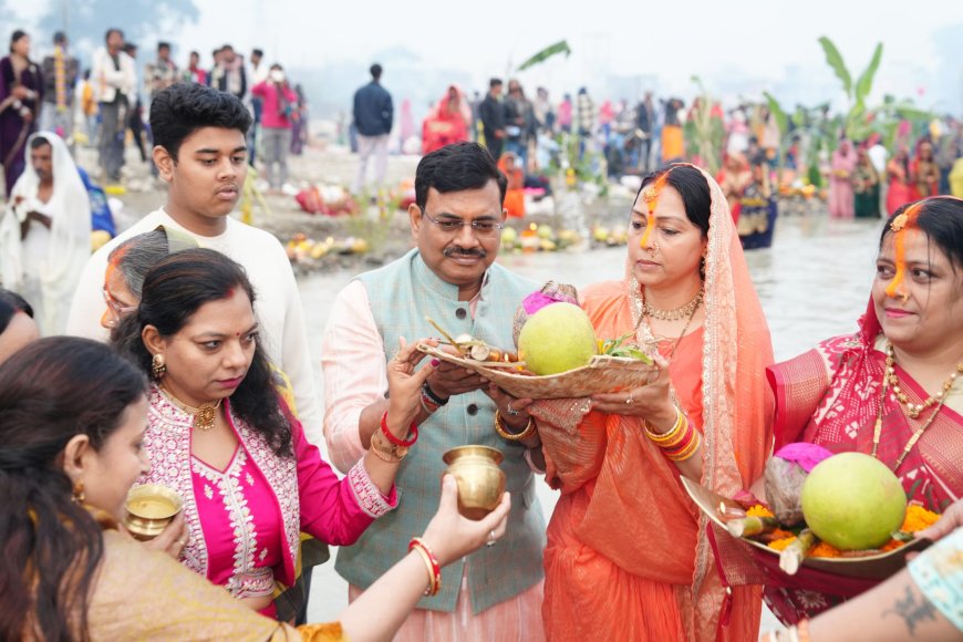 लोक आस्था का पर्व छठ पूजा श्रद्धा के साथ मनाया गया