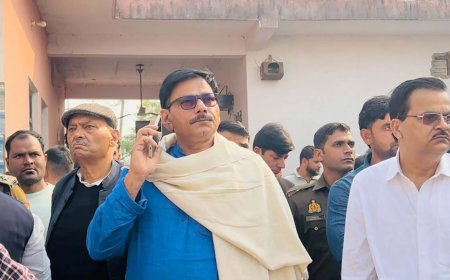 ग्राम नगला हुकम सिंह में मकान गिरने की दुखद घटना, जेवर विधायक धीरेन्द्र सिंह मौके पर पहुंचे