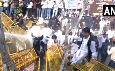 राजस्थान: वोट चोरी, बेरोजगारी पर युवा कांग्रेस का जयपुर में हल्लाबोल, पुलिस ने किया वाटर कैनन का प्रयोग