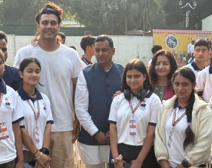 मेधावी छात्र छात्राएं सांसद बलूनी व गायक जुबिन नौटियाल से मिले