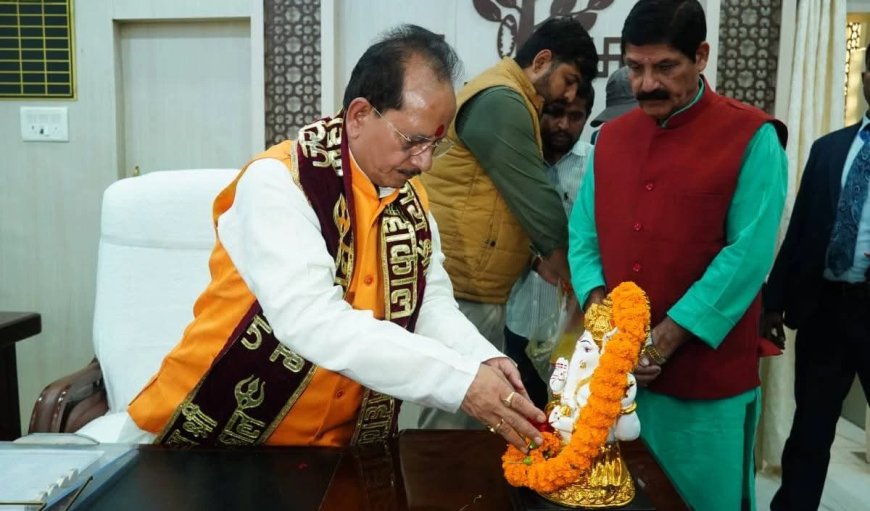 राजस्व एवं भूमि सुधार विभाग के नए मंत्री विजय कुमार सिन्हा ने किया प्रभार ग्रहण, बोले- बिहार में माफियाओं पर होगी सख्त कार्रवाई