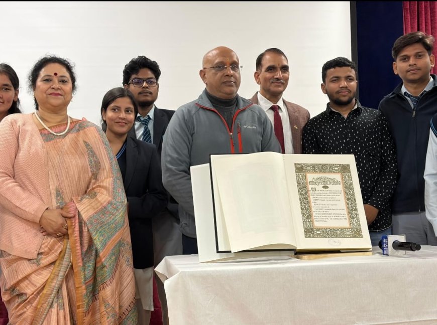 डॉल्फ़िन इंस्टीट्यूट में संविधान दिवस पर व्याख्यान एवं क्विज़ प्रतियोगिता का आयोजन