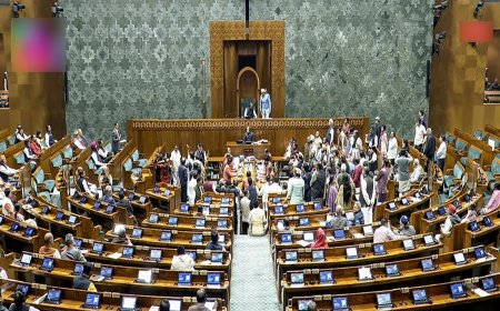 Sansad Diary: SIR पर विपक्ष के तेवर सख्‍त, आज भी दोनों सदनों में जमकर हुआ हंगामा