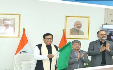 कान्हा बंदरगाह में आत्मनिर्भरता का प्रतीक, सोनोवाल ने लॉन्च किया पहला इलेक्ट्रिक ग्रीन टग