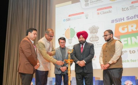 ग्राफिक एरा में आयुष इनोवेशन हैकाथान