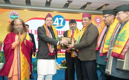 देहरादून में पीआरएसआई सम्मेलन: सूचना महानिदेशक बंशीधर तिवारी को मिला सुशासन पुरस्कार