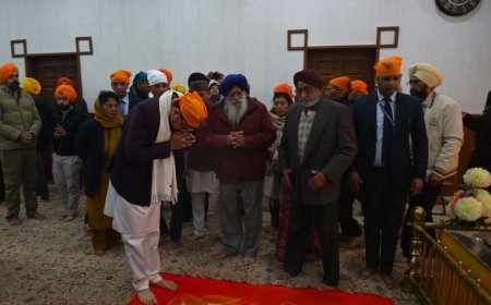 नैनीताल : सीएम पुष्कर धामी ने गुरुद्वारे में पहुंचकर मथ्था टेका,चारों साहिबजादों के बलिदान को किया याद…