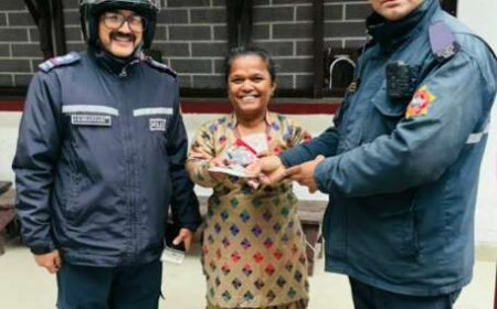 हल्द्वानी : सीपीयू ने 23 हजार और दस्तावेज से भरा पर्स लौटाकर महिला के चेहरे पर लाई मुस्कान…