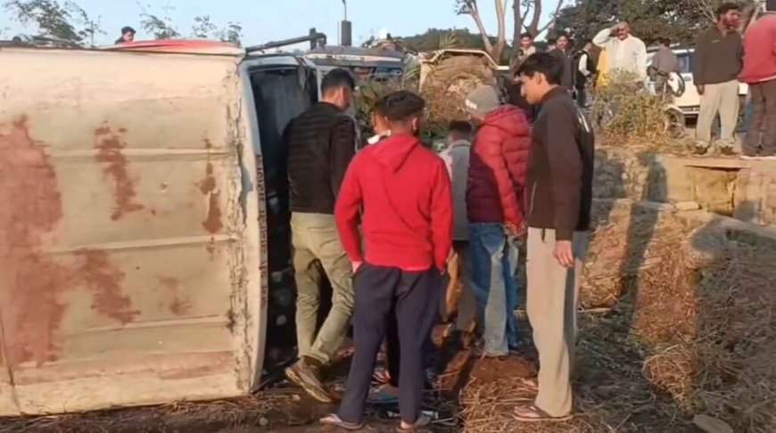 हल्द्वानी : अनियंत्रित होकर बस सड़क पर पलटी,कई यात्री हुए घायल…