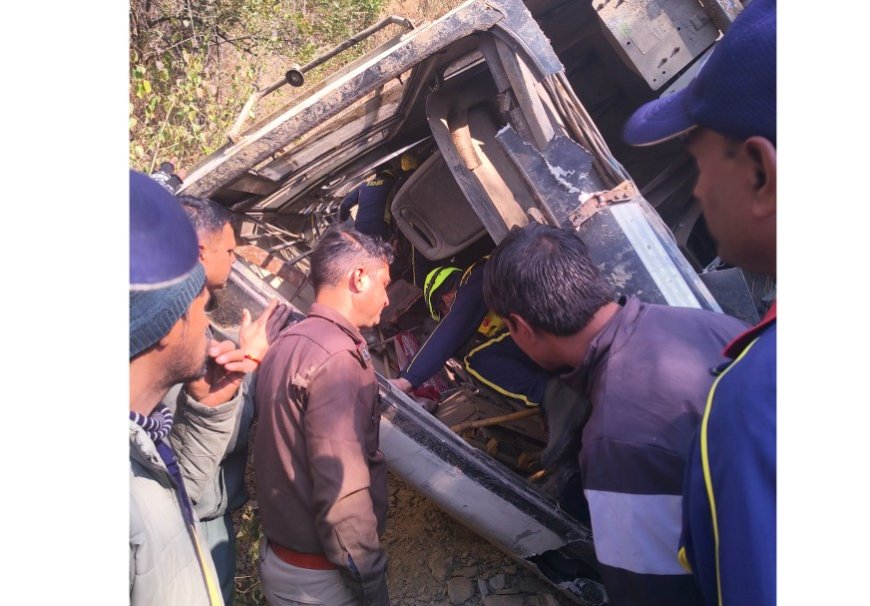 कुमाऊं में बस दुर्घटना में सात की मौत, कई घायल
