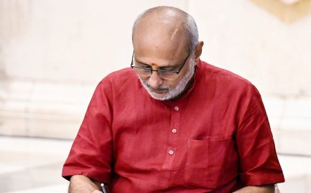 2026 भारत के नए युग का आगाज़! उपराष्ट्रपति बोले - संकल्पों को मिलेगी मजबूती, PM Modi की भी 'Blessings'