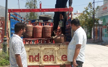 देहरादून में गैस माफिया के खिलाफ सख्त कार्रवाई! अवैध रिफिलिंग का खुलासा, FIR दर्ज