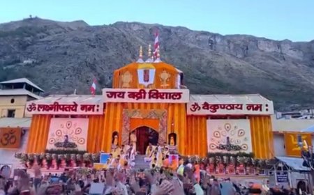 बद्रीनाथ धाम के कपाट खोले गए वैदिक मंत्रोच्चार के साथ, 15,000 श्रद्धालुओं की उपस्थिति में CM धामी का विशेष योगदान