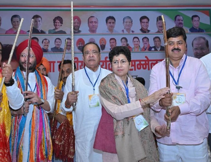 उत्तराखंड कांग्रेस प्रभारी शैलजा का रुद्रपुर दौरा, हरदा की नाराजगी पर दी सफाई