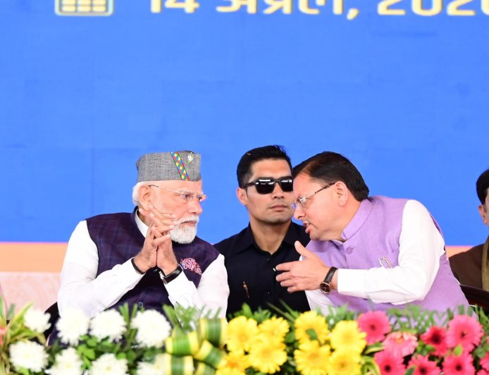 विकास पर जोर और महिला मतदाताओं को लुभाने की नीति – PM मोदी का नया रास्ता