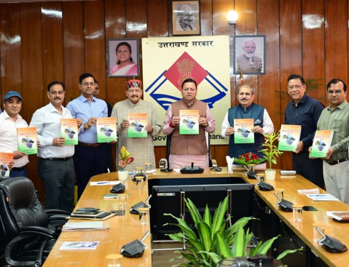 सीएम पुष्कर सिंह धामी ने PWD की मास्टर प्लान पुस्तक का किया विमोचन, जानें क्या खास है?