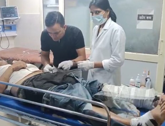 उत्तराखंड में भयानक सड़क हादसा: बारात की बुलेरो खाई में गिरी, 11 लोग घायल