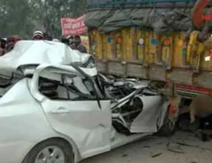 हजारीबाग में भीषण सड़क हादसे में मां-बेटे की मौत, दो घायल