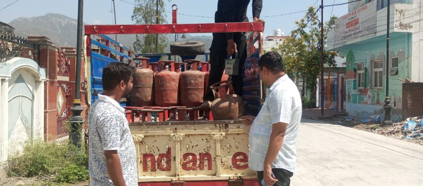देहरादून में गैस माफिया के खिलाफ सख्त कार्रवाई! अवैध रिफिलिंग का खुलासा, FIR दर्ज